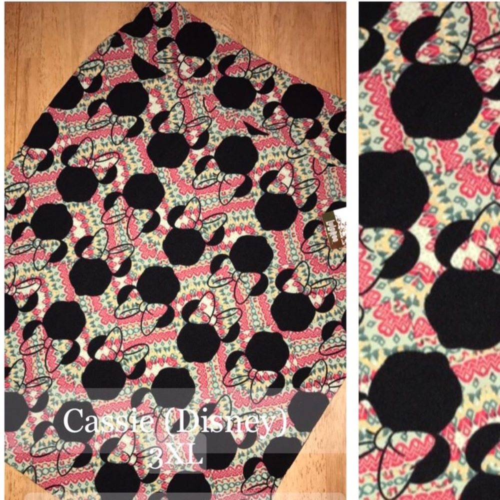 Lularoe Disney Minnie Mouse Skirt